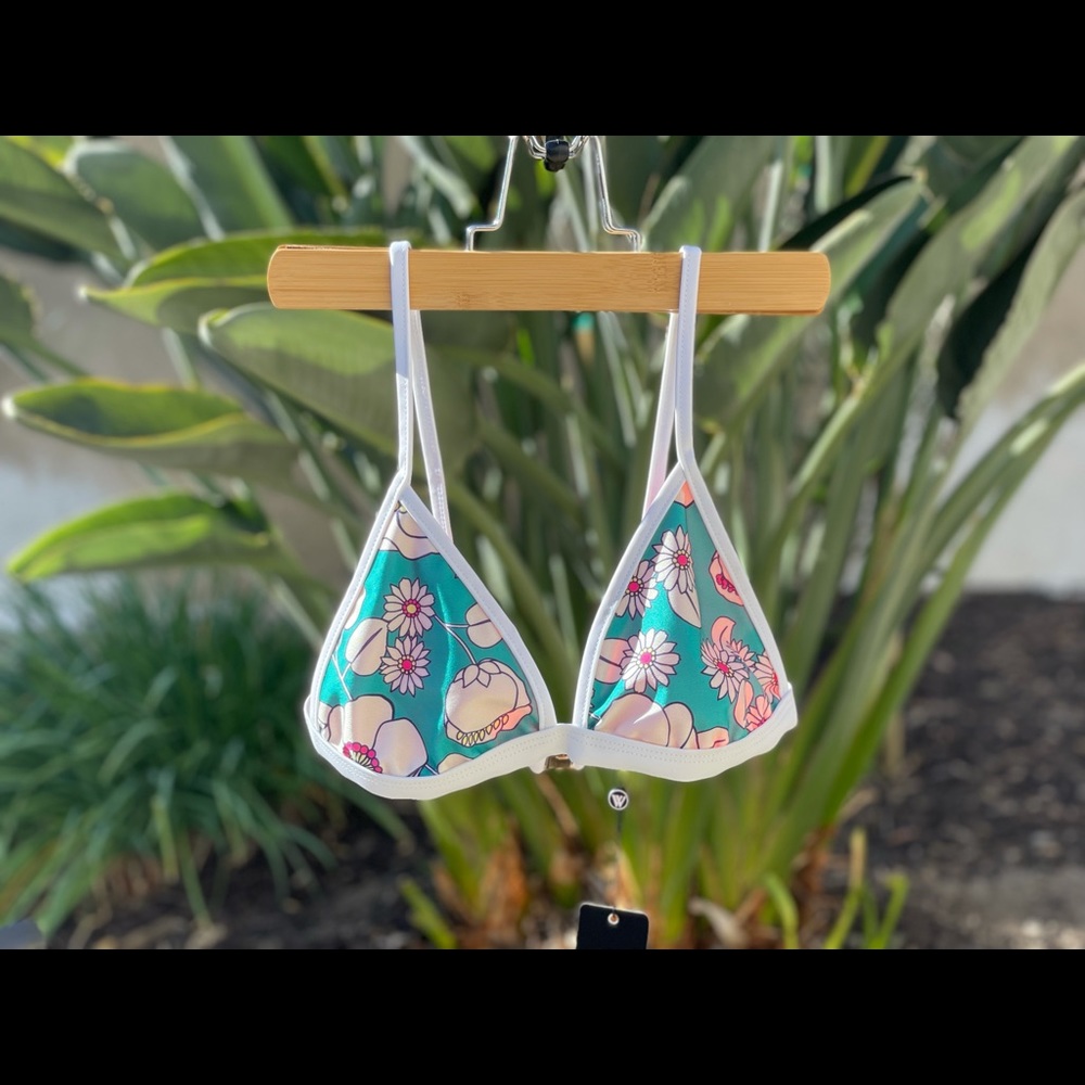Wildfox Pink 🌺 Floral Reversible Bikini Swimsuit Adjustable Strap Top Small NWT